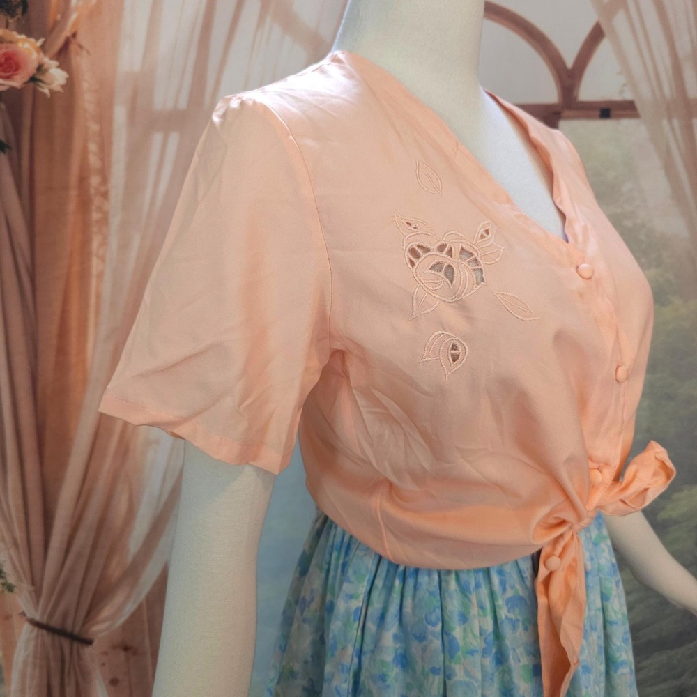 Vintage 1970's Blouse Top Shirt Peach Pink V-neckline Eyelet Lace Cutouts Floral